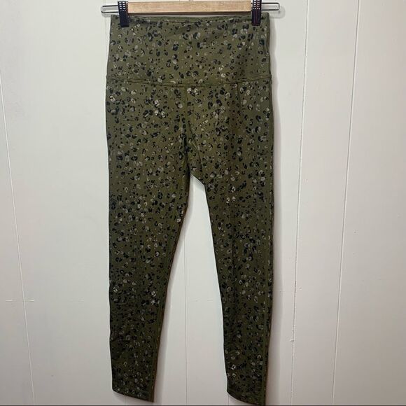 Zella Ultra High Waist Ankle Leggings Green Cheetah Print Womens Size Small - Picture 4 of 8